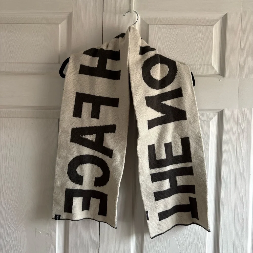 The North Face Black Grey White Logo Scarf‎ Men’s Hiking Wide Preppy Gorpcore - Picture 3 of 5